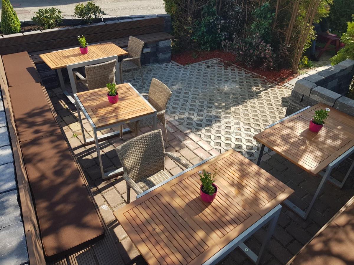 Zum Obstler - Gaststaette Und Pension Gera Exterior photo