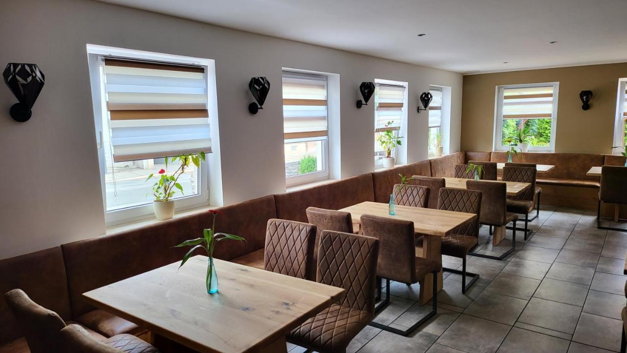 Zum Obstler - Gaststaette Und Pension Gera Exterior photo