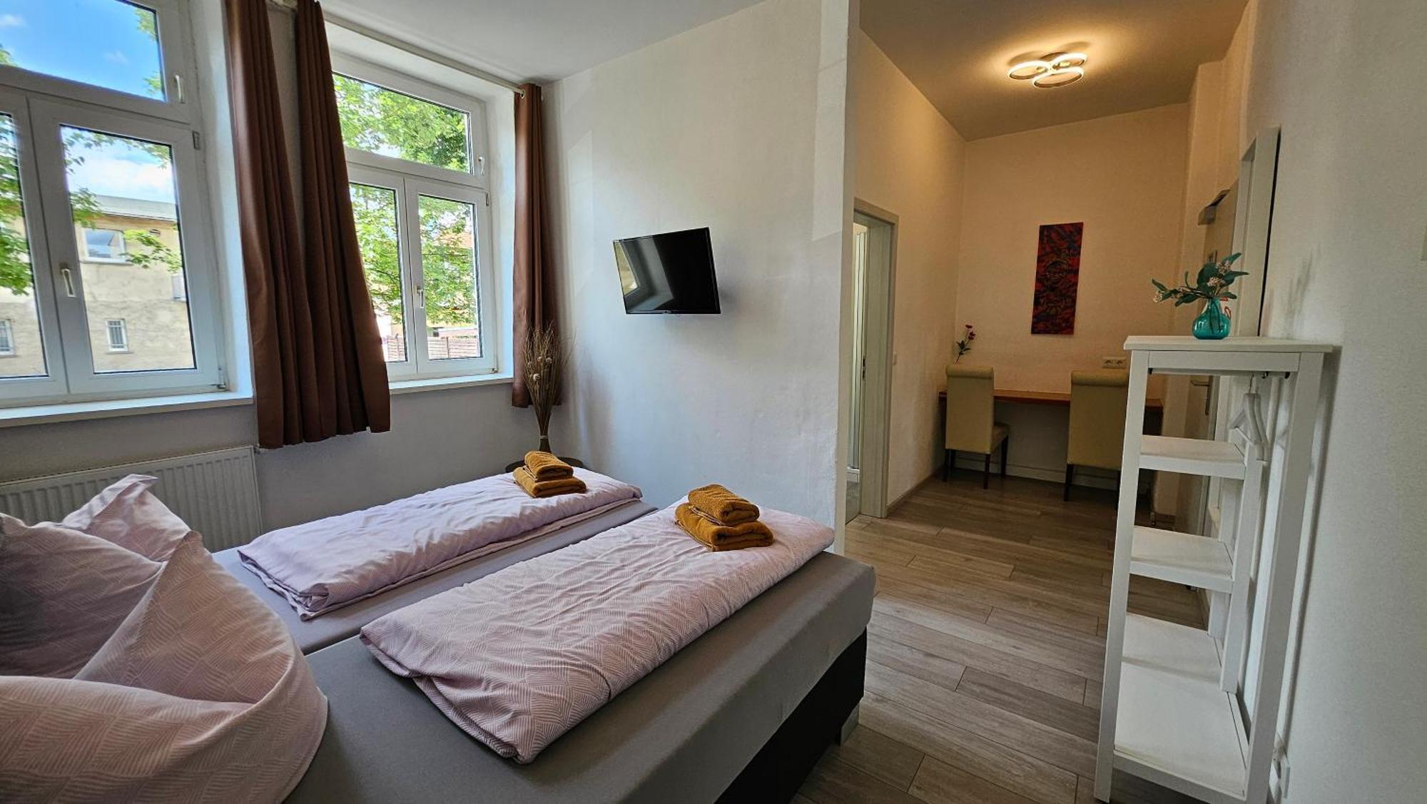 Zum Obstler - Gaststaette Und Pension Gera Exterior photo